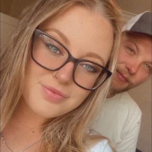 Meet your Posher, Melanie lea